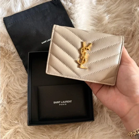 Saint Laurent Beige Chevron Quilted Card Holder with Gold YSL - Picture 1 of 7